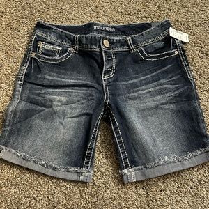 NWT Maurice’s jean shorts. Kaylee. Size 9/10.